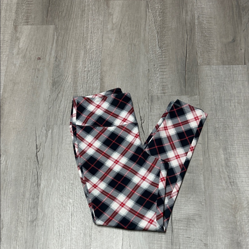 Cato Women's Plaid Leggings in Red, Black, and White